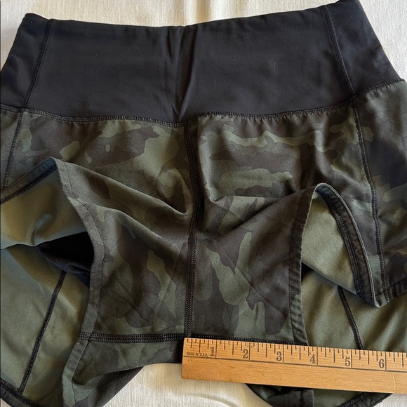 Lululemon Speed Up Short Incognito Camo Multi Gator Green 2 - Picture 8 of 10